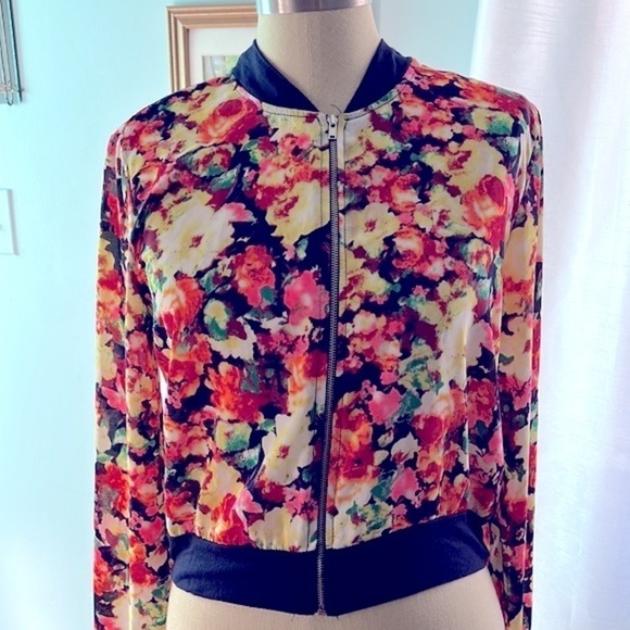 Trinity Full Zip Bomber Blouse Vibrant Colors size Small - Picture 1 of 7